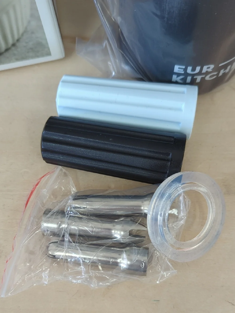 Eur Kitchen Aluminum Whipped Cream Dispenser - Picture 2 of 3